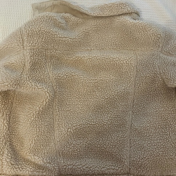 Sherpa Jacket - Picture 3 of 8